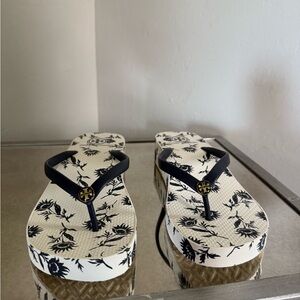 Tory Burch Black and White Floral Flip Flops Size 11